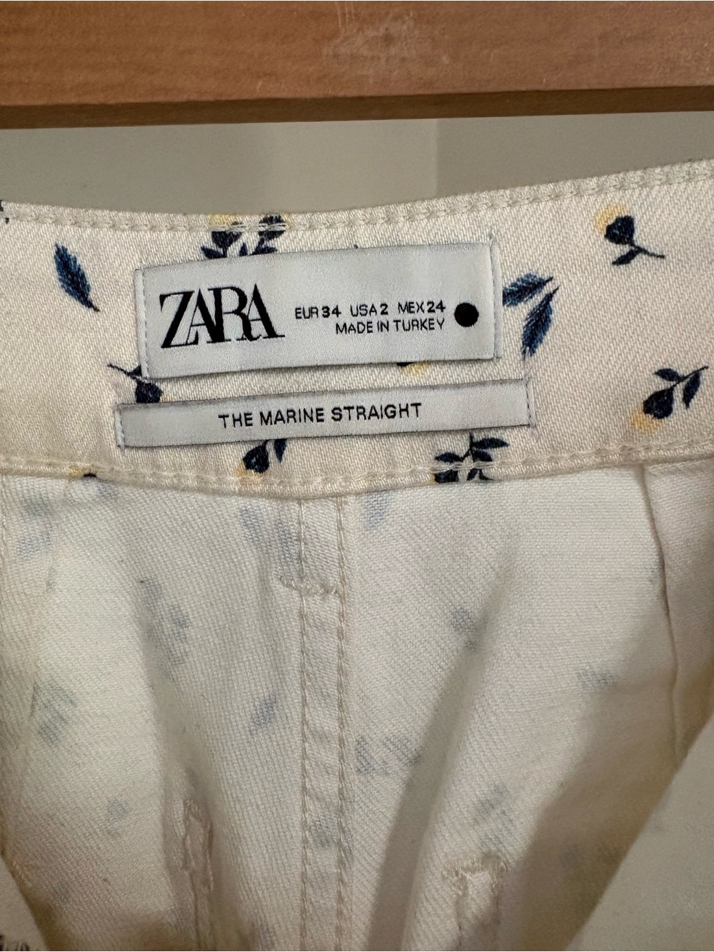 Zara Cream Floral Wide-Leg Jeans with Navy & Yellow Print Size 2 - Picture 2 of 7